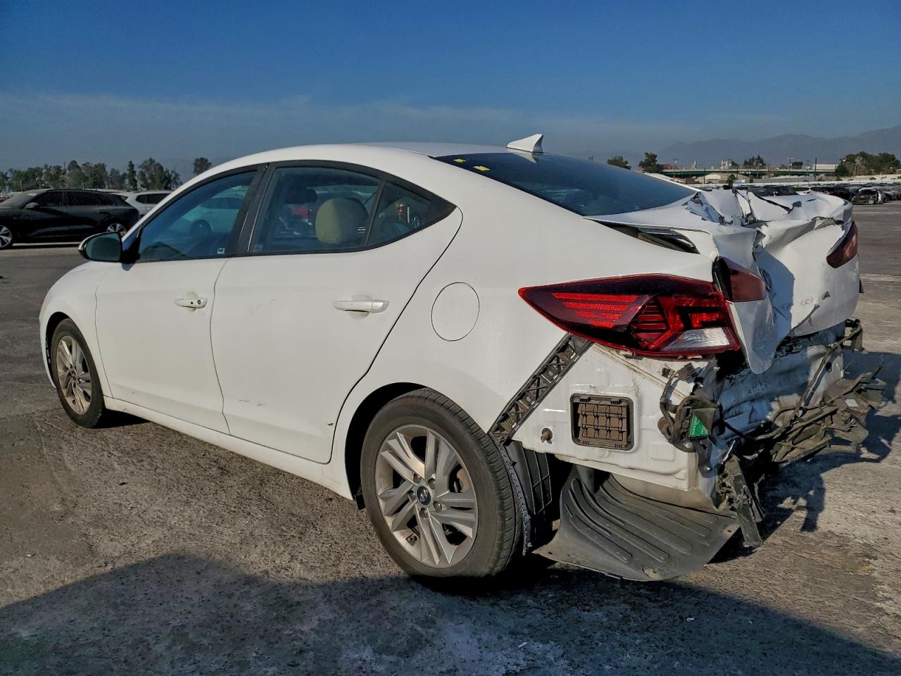 2020 HYUNDAI ELANTRA VALUE EDITION photo 3