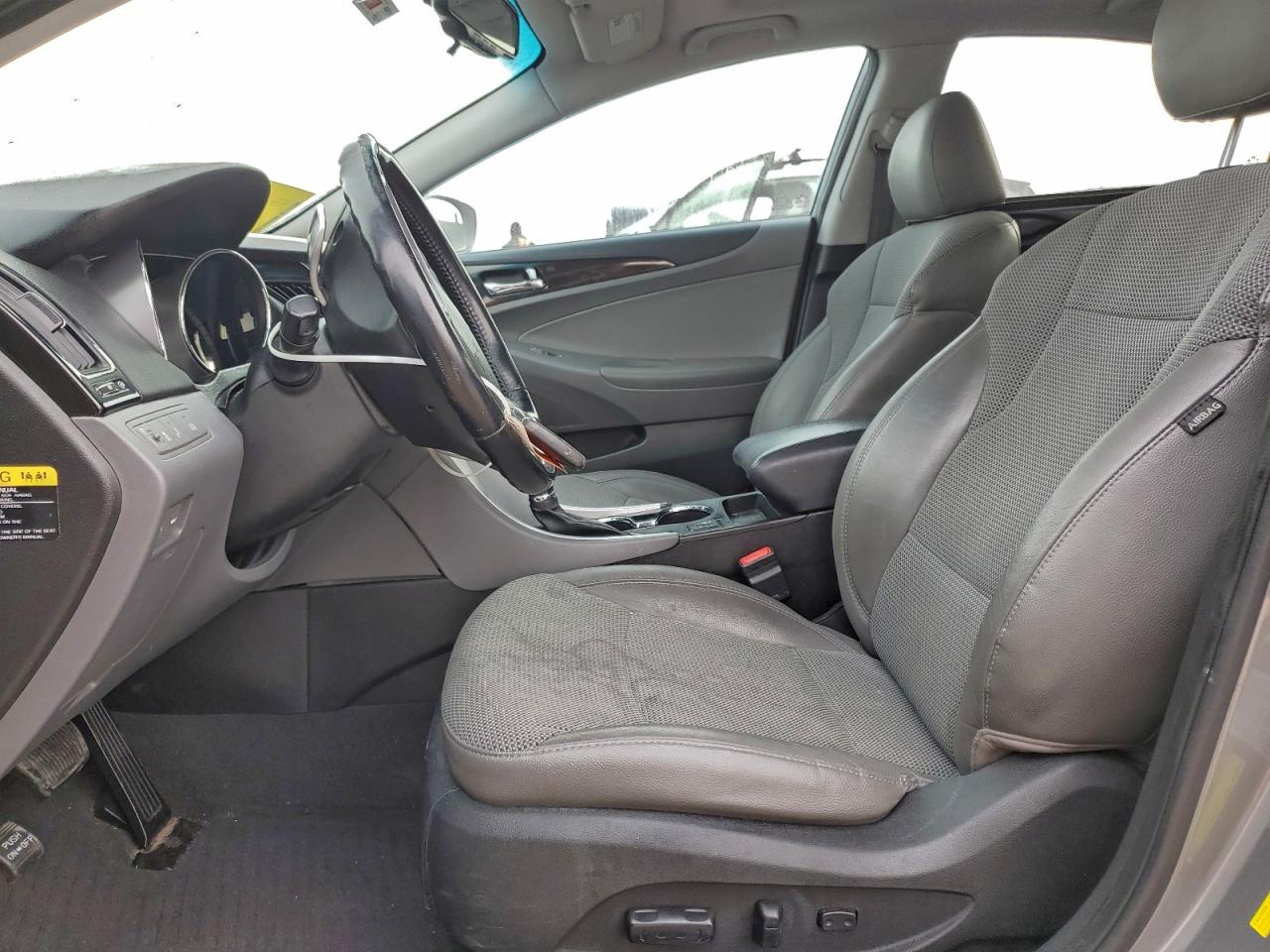 2014 HYUNDAI SONATA SE photo 7
