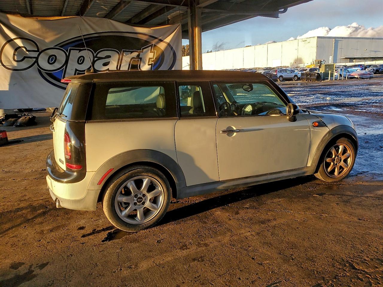 2010 MINI COOPER CLUBMAN photo 5
