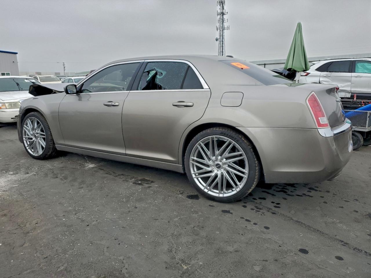 2014 CHRYSLER 300 photo 5