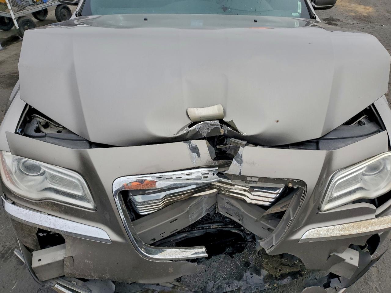 2014 CHRYSLER 300 photo 41
