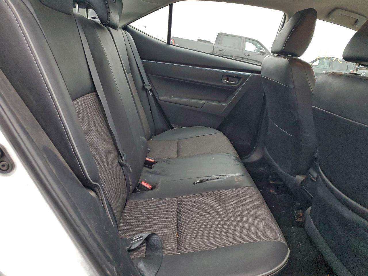 2014 TOYOTA COROLLA L photo 28
