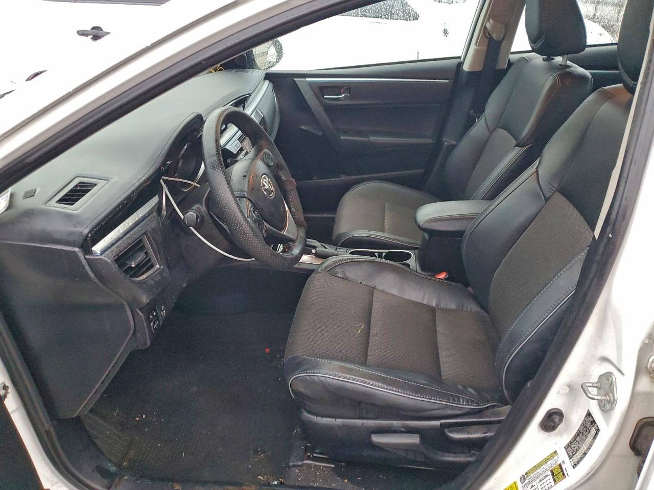 2014 TOYOTA COROLLA L photo 19