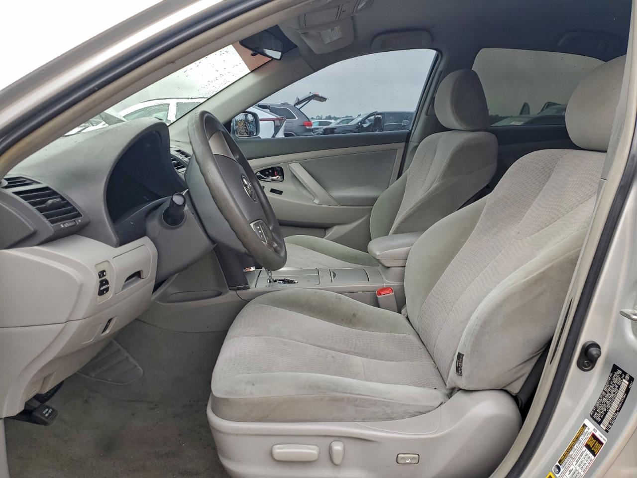2011 TOYOTA CAMRY BASE photo 19