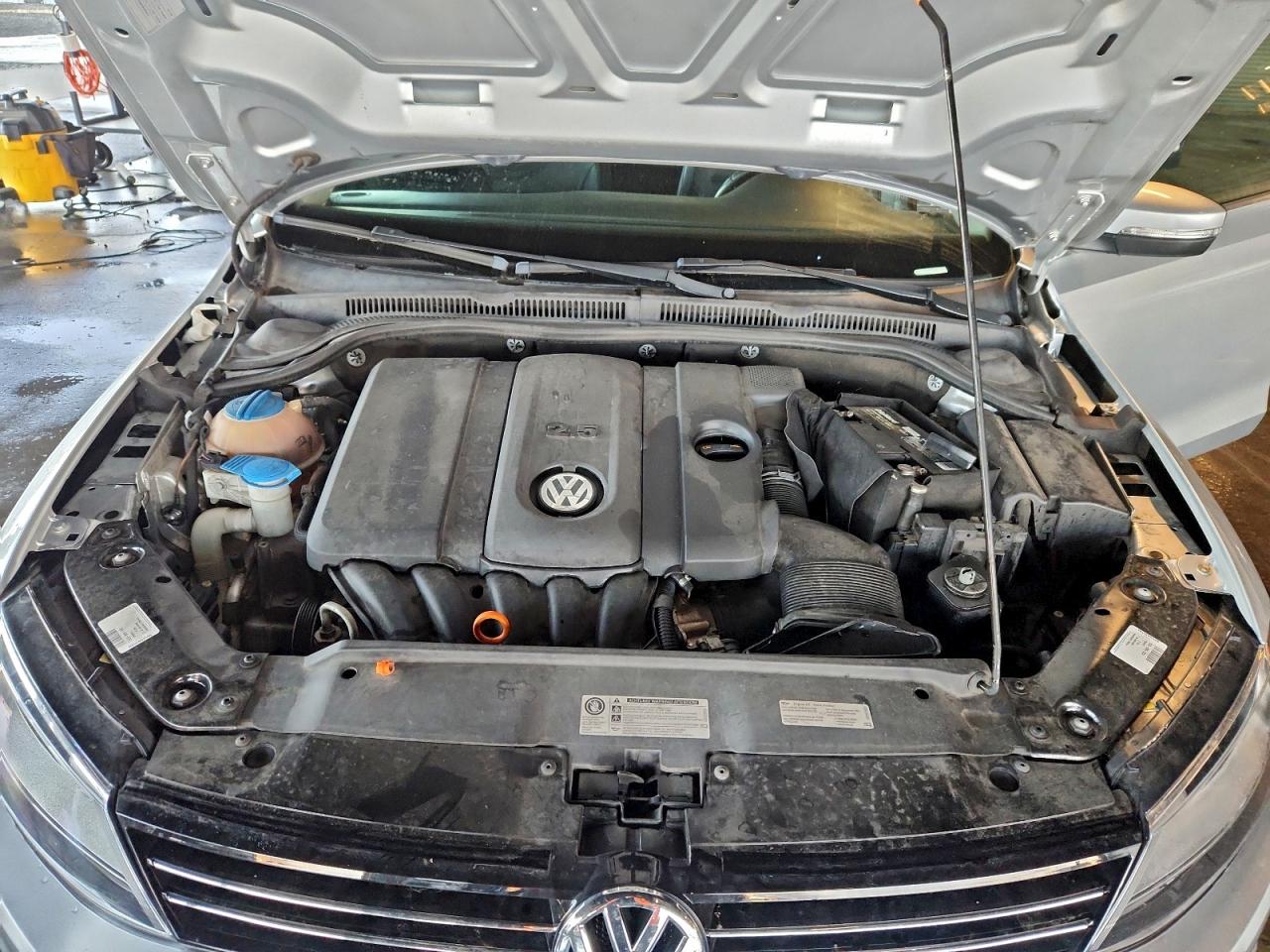 2013 VOLKSWAGEN JETTA SE photo 21
