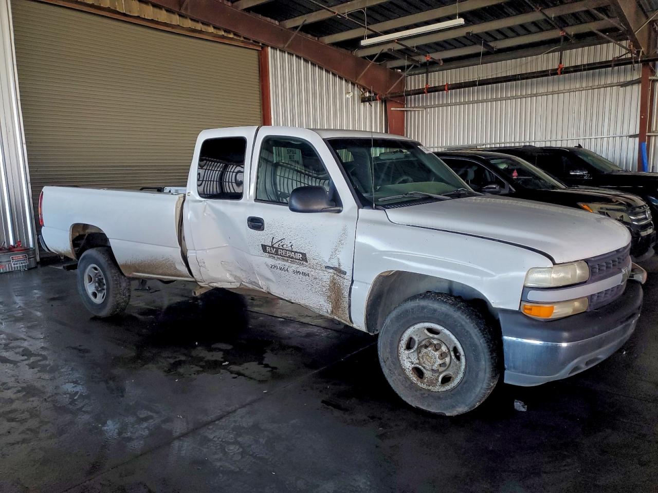 2000 CHEVROLET SILVERADO C2500 photo 4