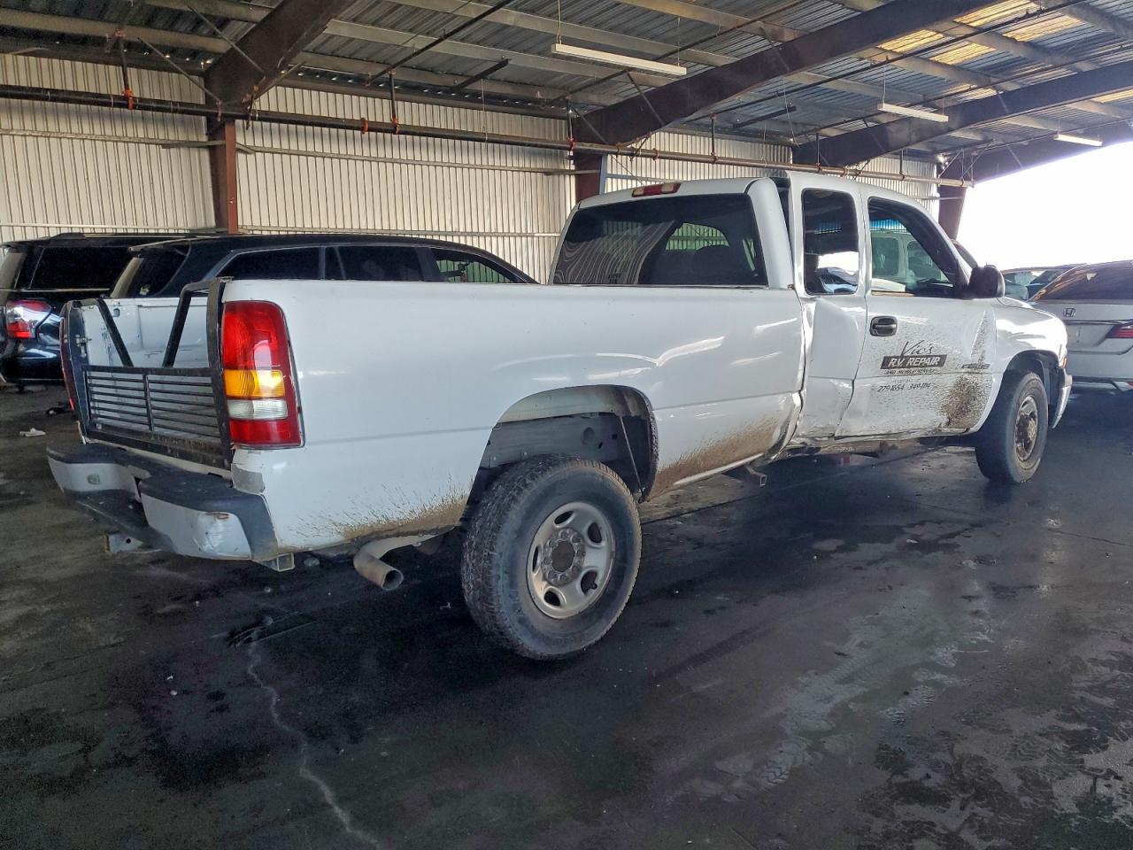 2000 CHEVROLET SILVERADO C2500 photo 3