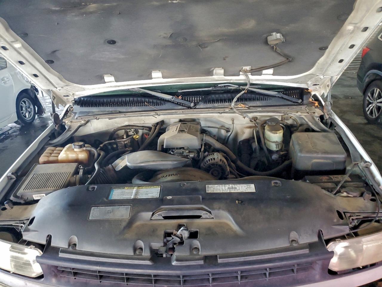 2000 CHEVROLET SILVERADO C2500 photo 11