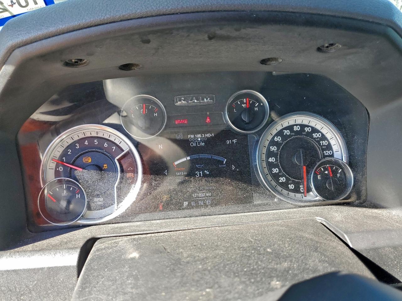2016 RAM 1500 SLT photo 17