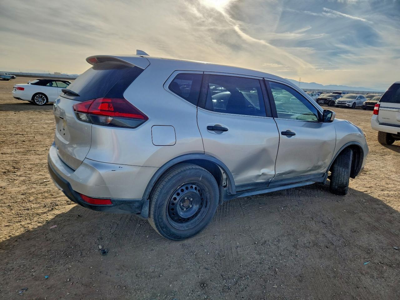 2018 NISSAN ROGUE S photo 9