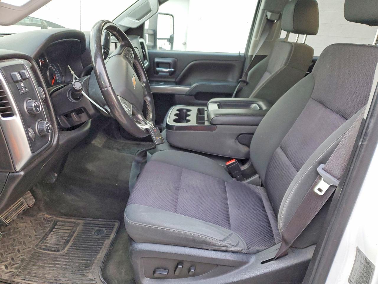 2015 CHEVROLET SILVERADO K3500 LT photo 13