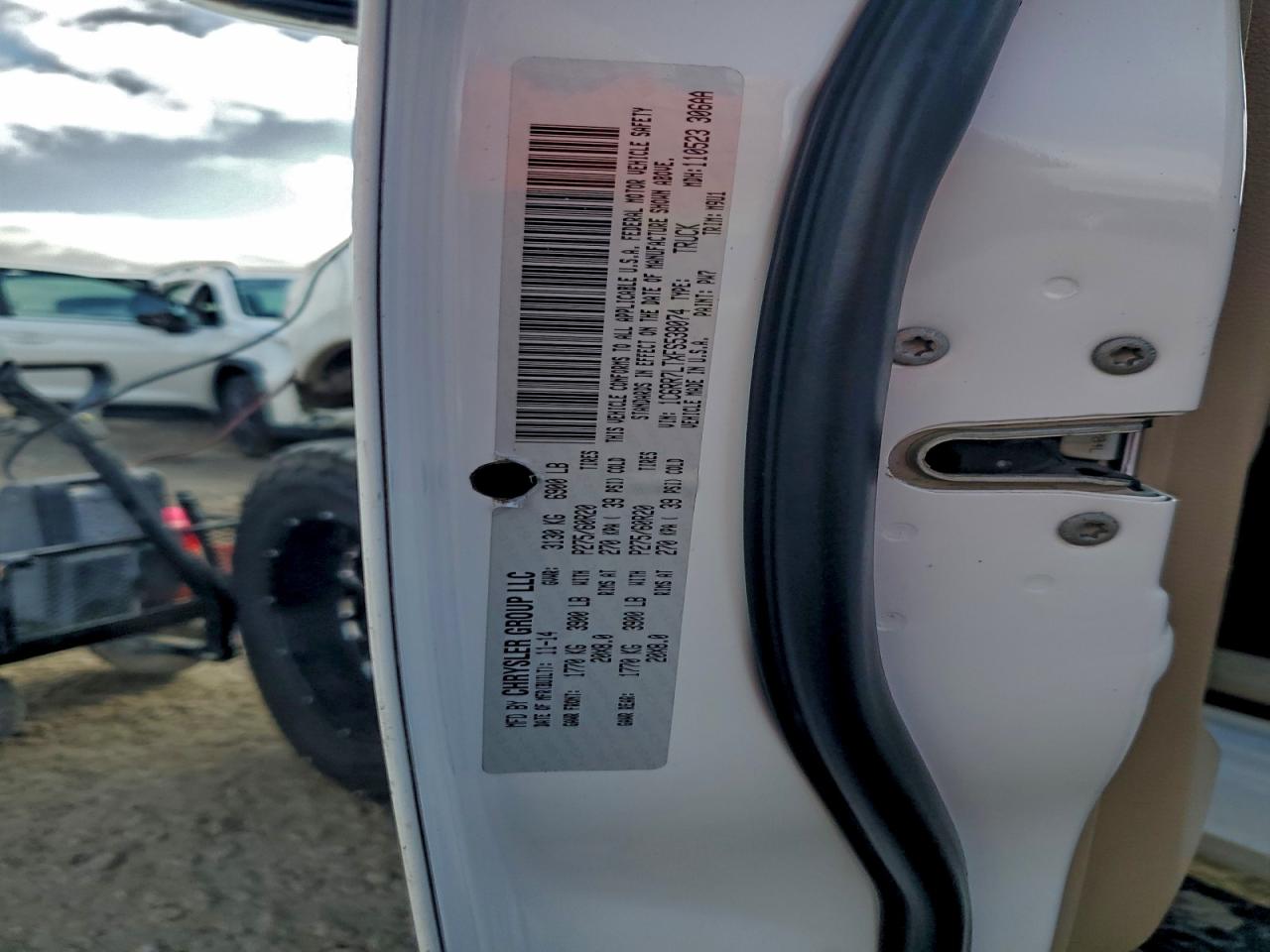 2015 RAM 1500 SLT photo 23