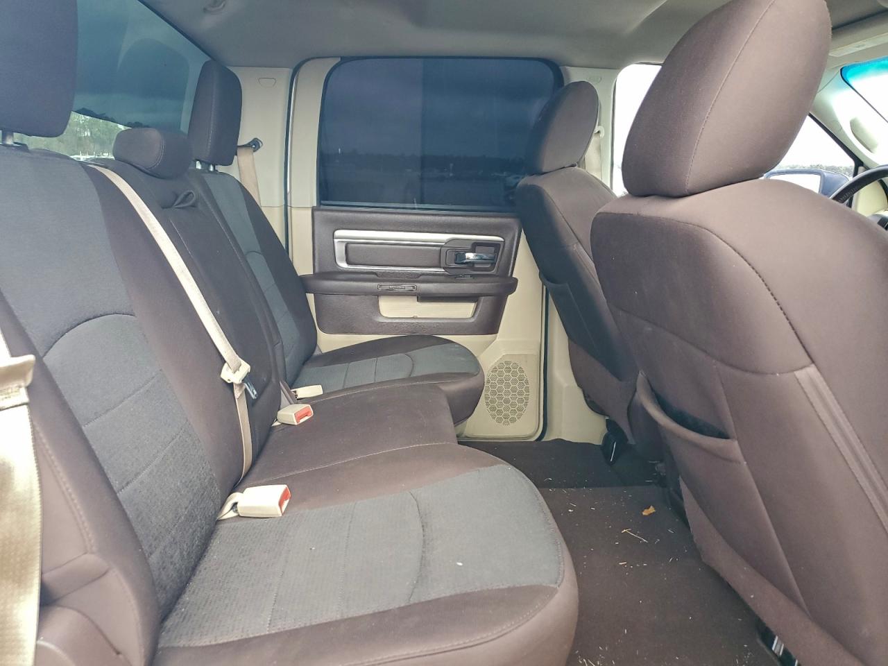 2015 RAM 1500 SLT photo 19