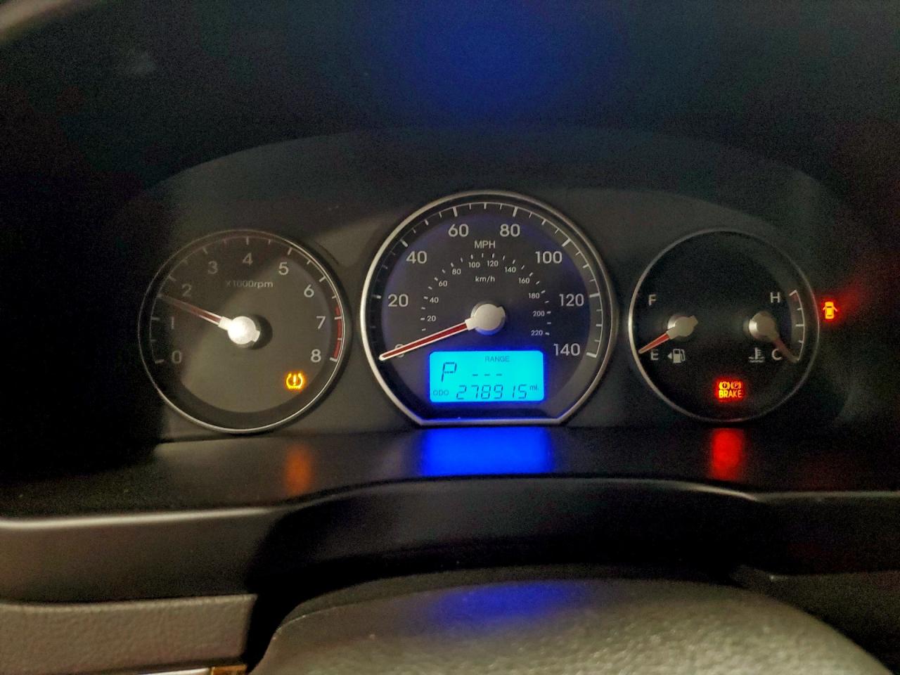 2010 HYUNDAI SANTA FE SE photo 9