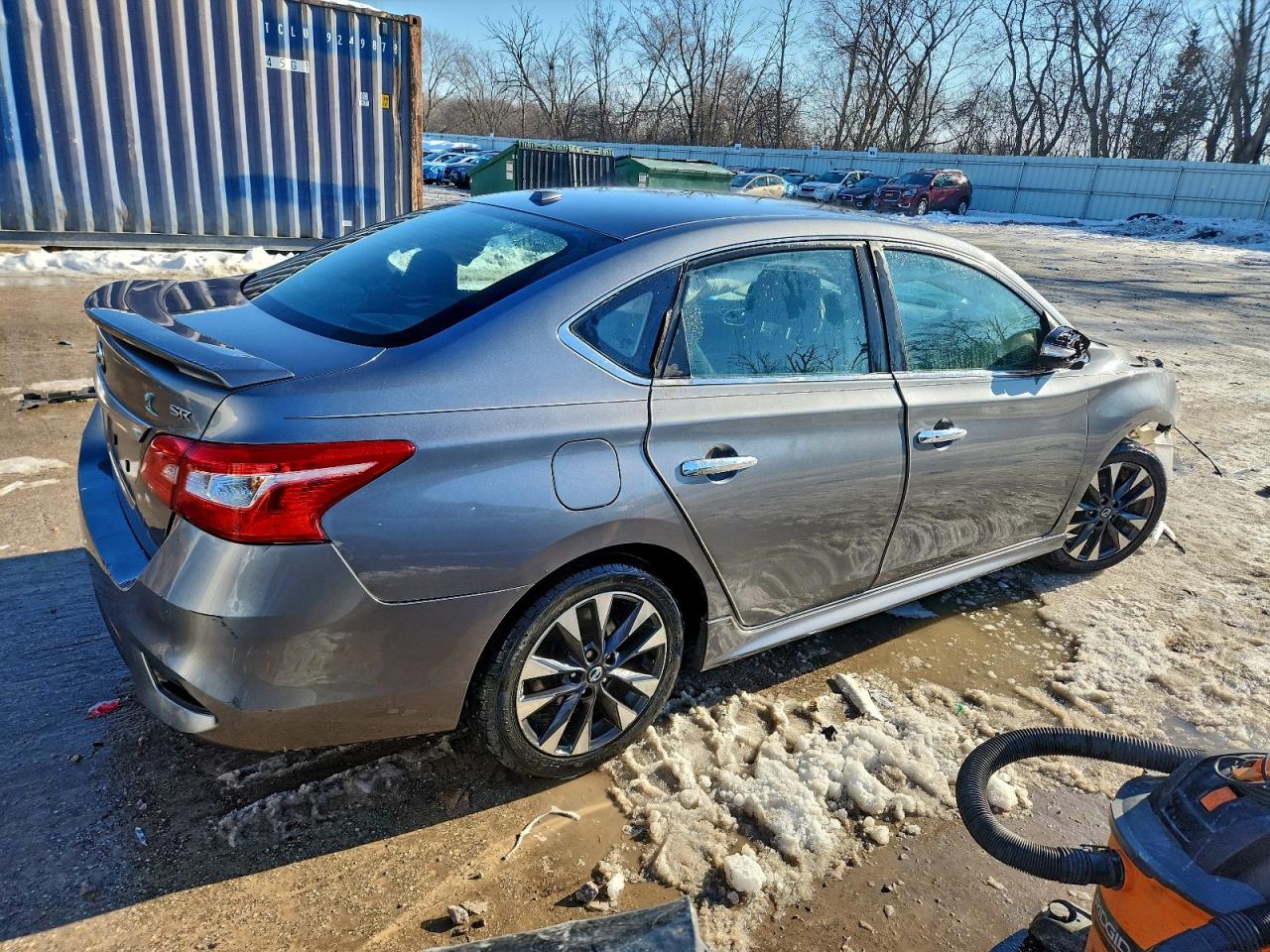 2017 NISSAN SENTRA SR photo 4