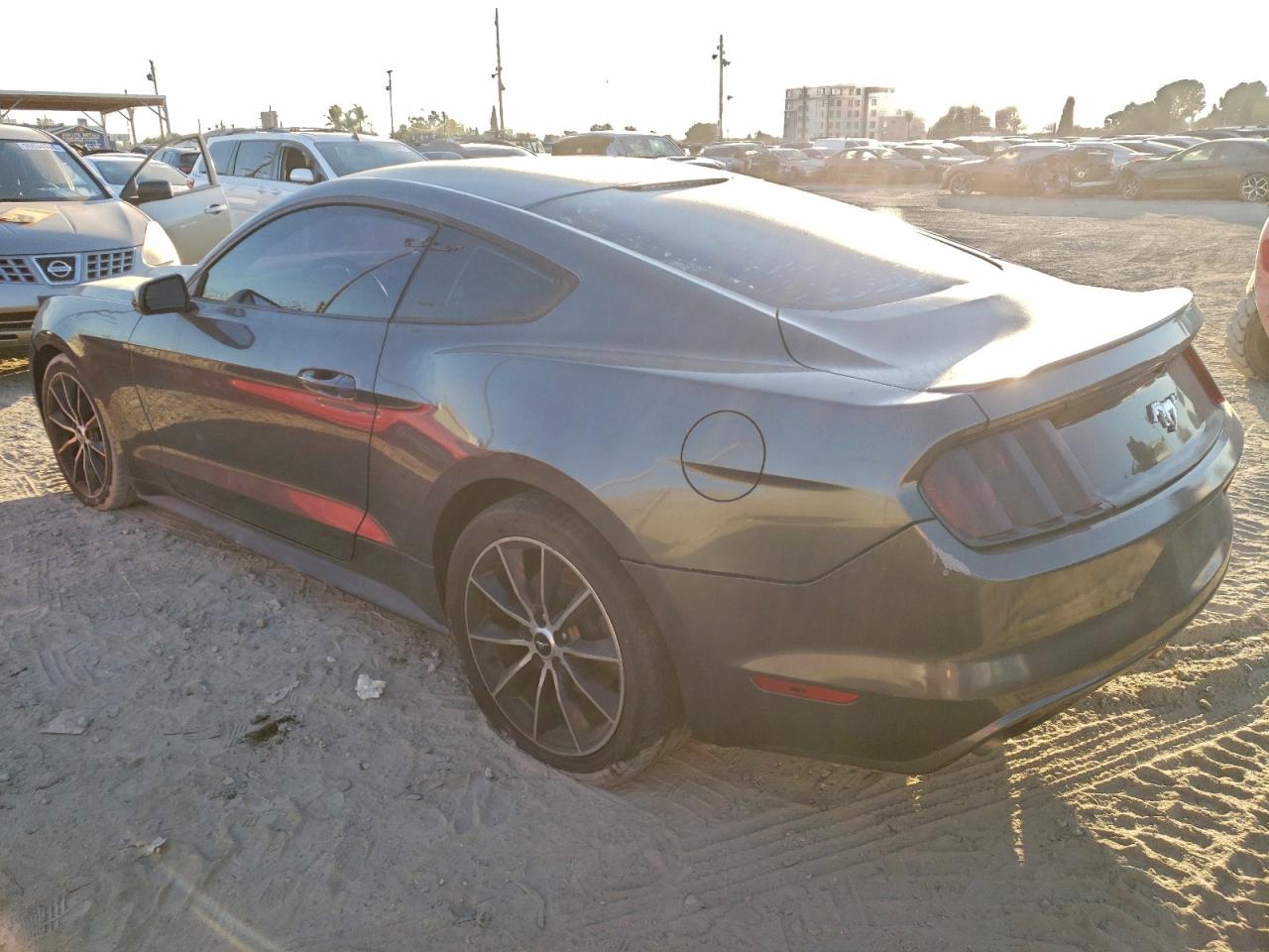 2015 FORD MUSTANG photo 2
