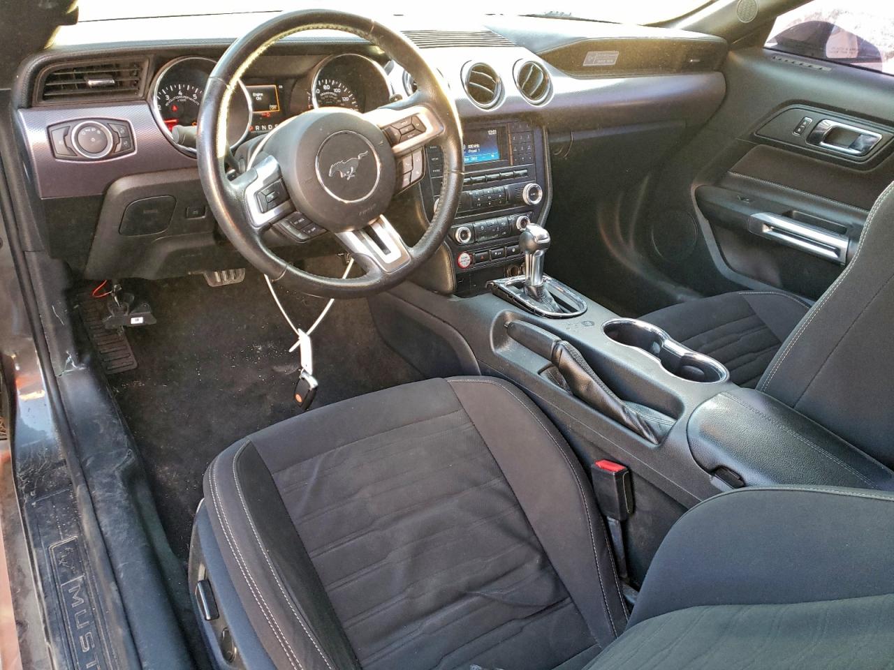 2015 FORD MUSTANG photo 8