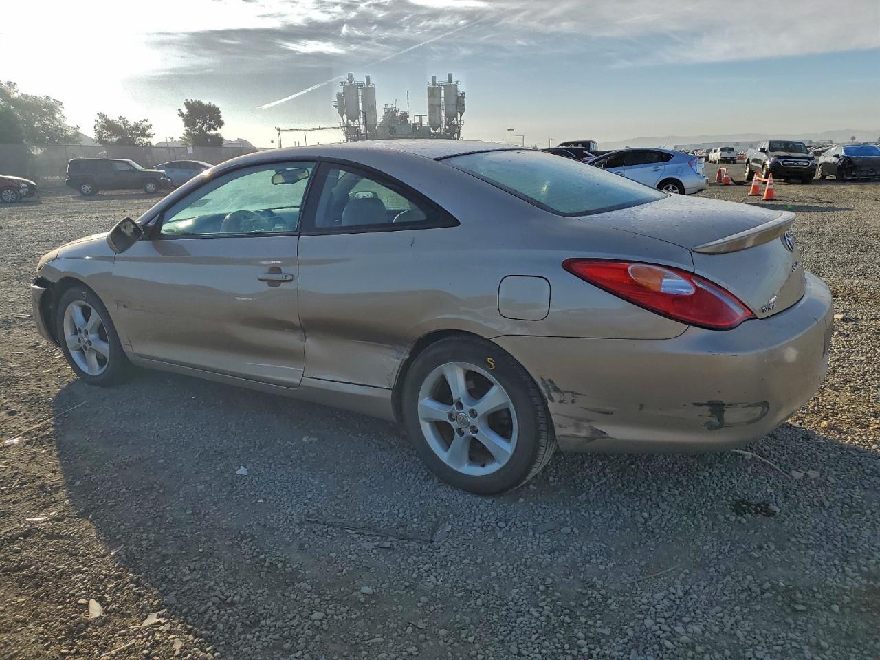 2004 TOYOTA CAMRY SOLARA SE photo 2
