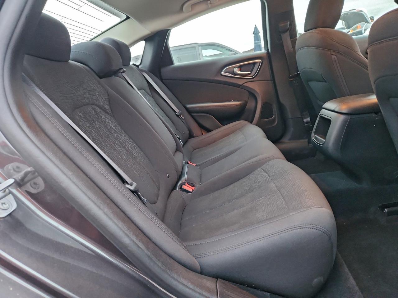 2016 CHRYSLER 200 LIMITED photo 10
