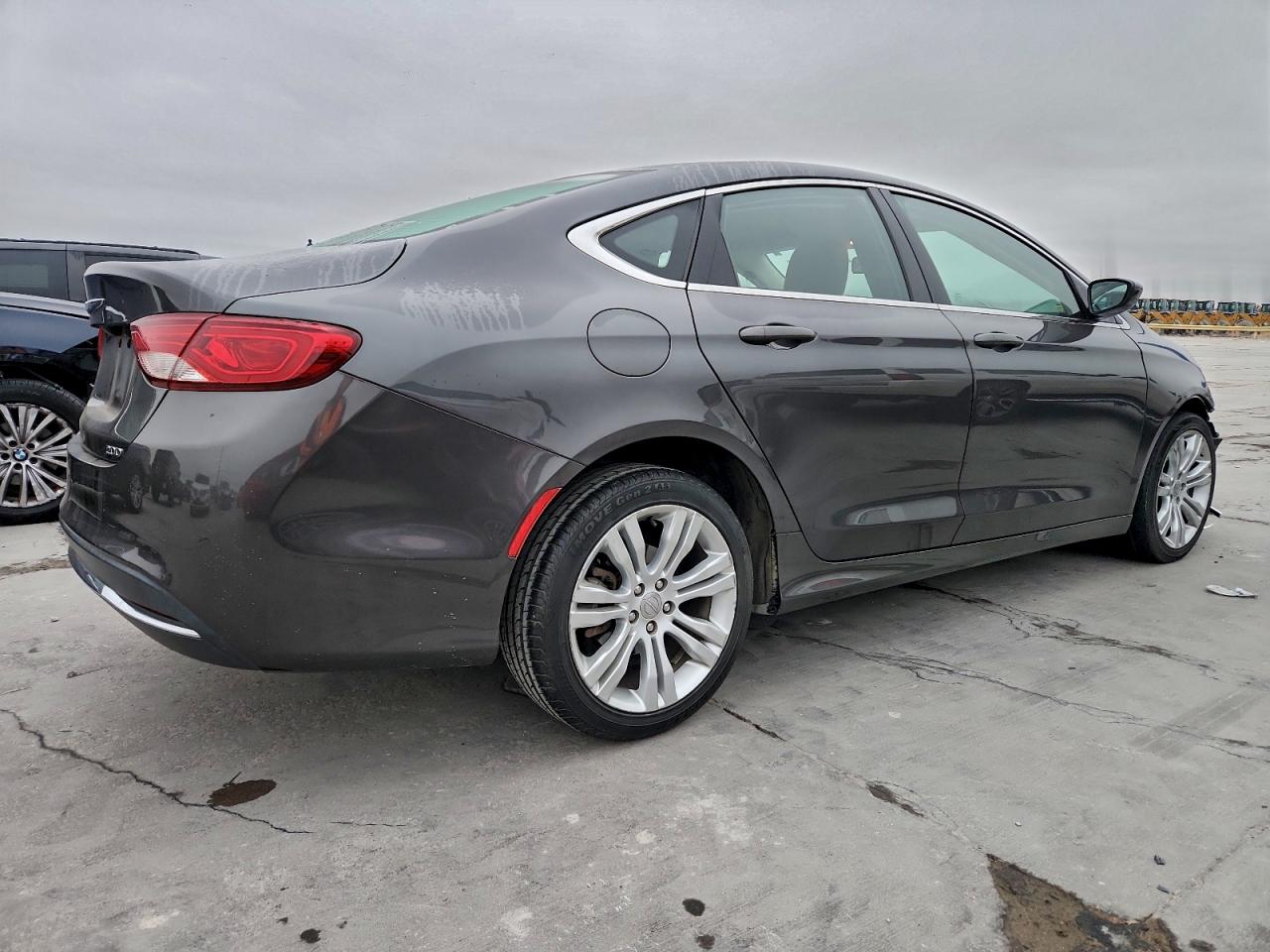 2016 CHRYSLER 200 LIMITED photo 3