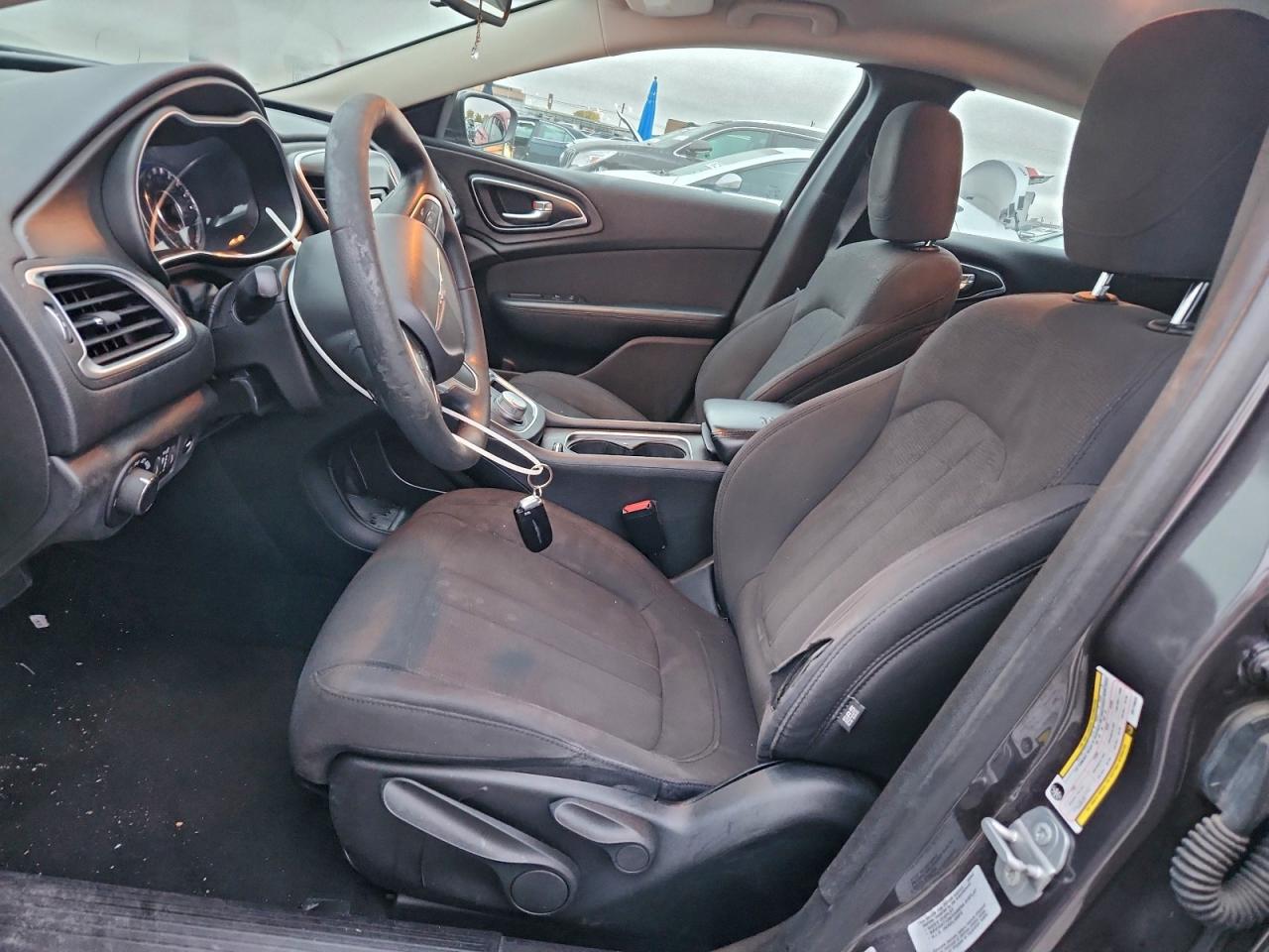 2016 CHRYSLER 200 LIMITED photo 7