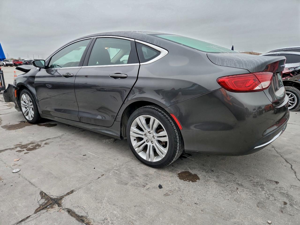 2016 CHRYSLER 200 LIMITED photo 2