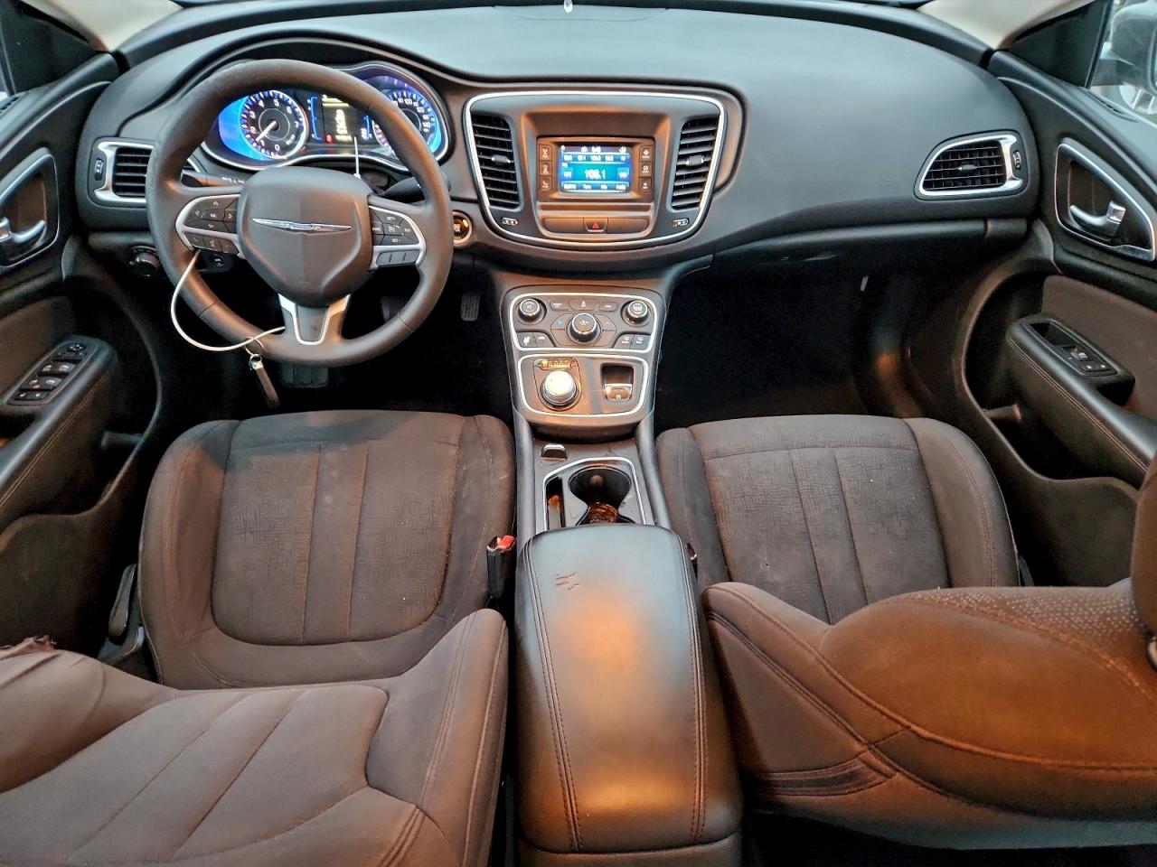2016 CHRYSLER 200 LIMITED photo 8