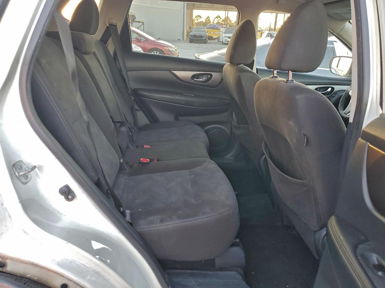 2016 NISSAN ROGUE S photo 11