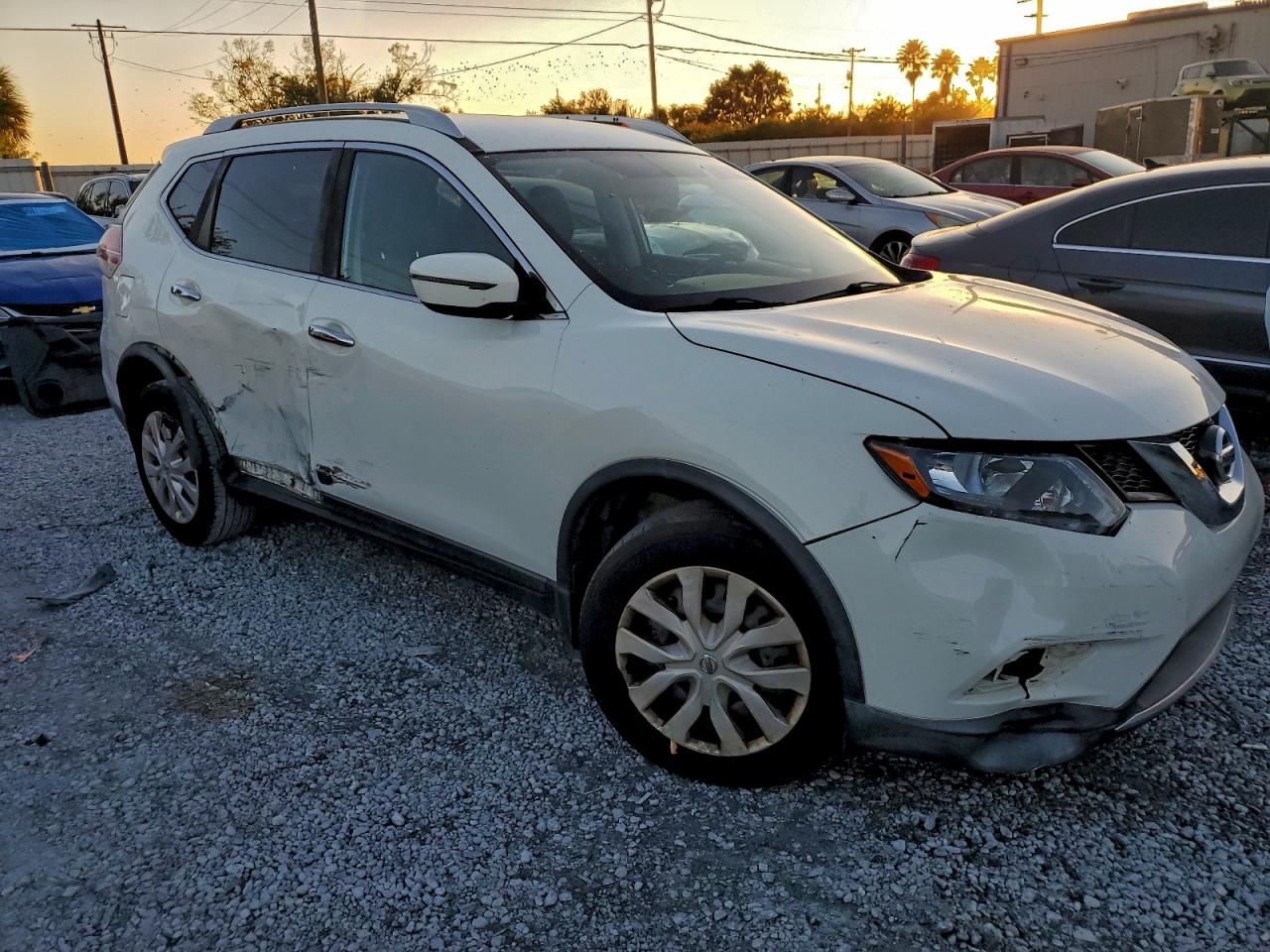 2016 NISSAN ROGUE S photo 4