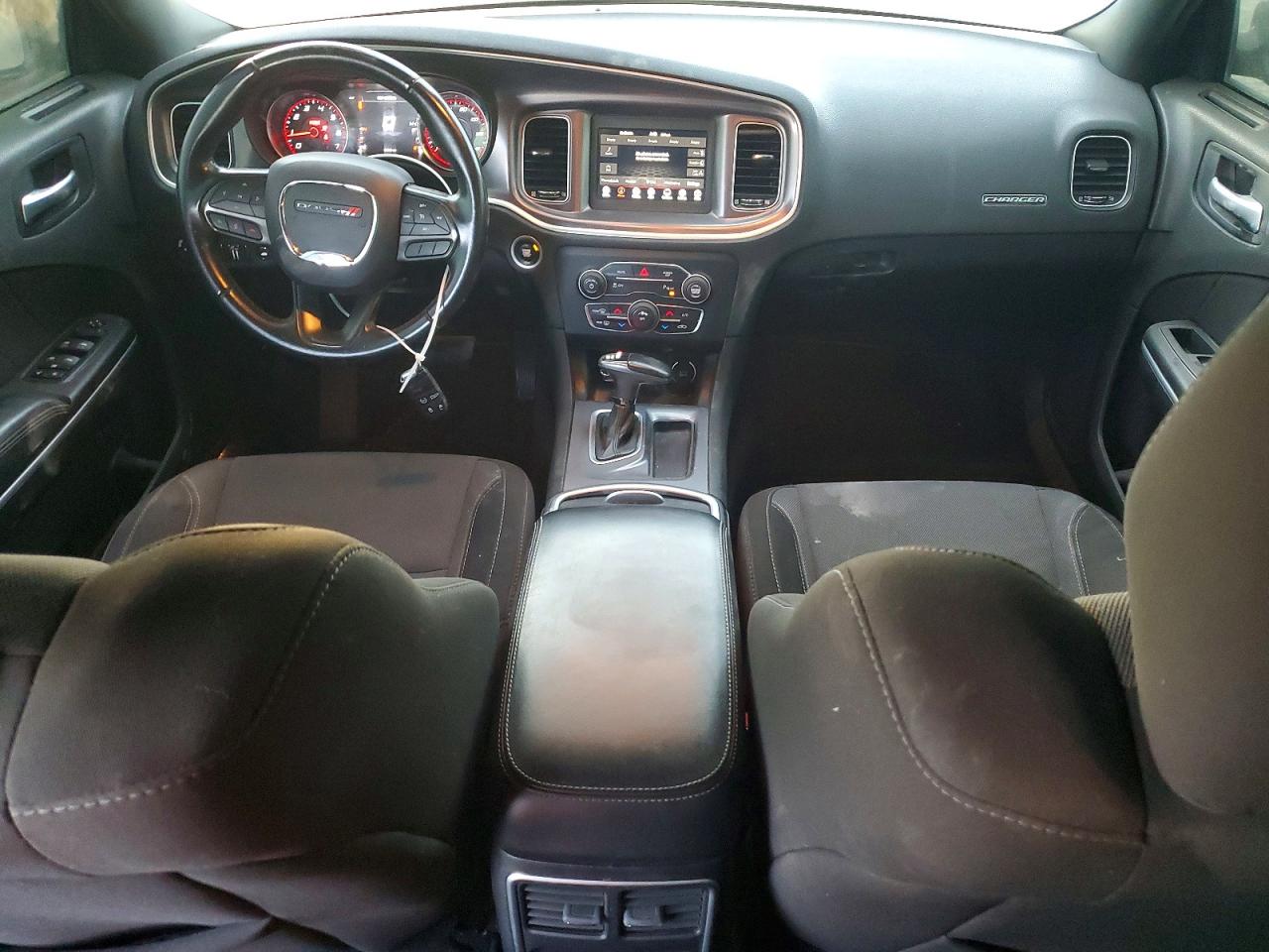 2020 DODGE CHARGER SXT photo 8