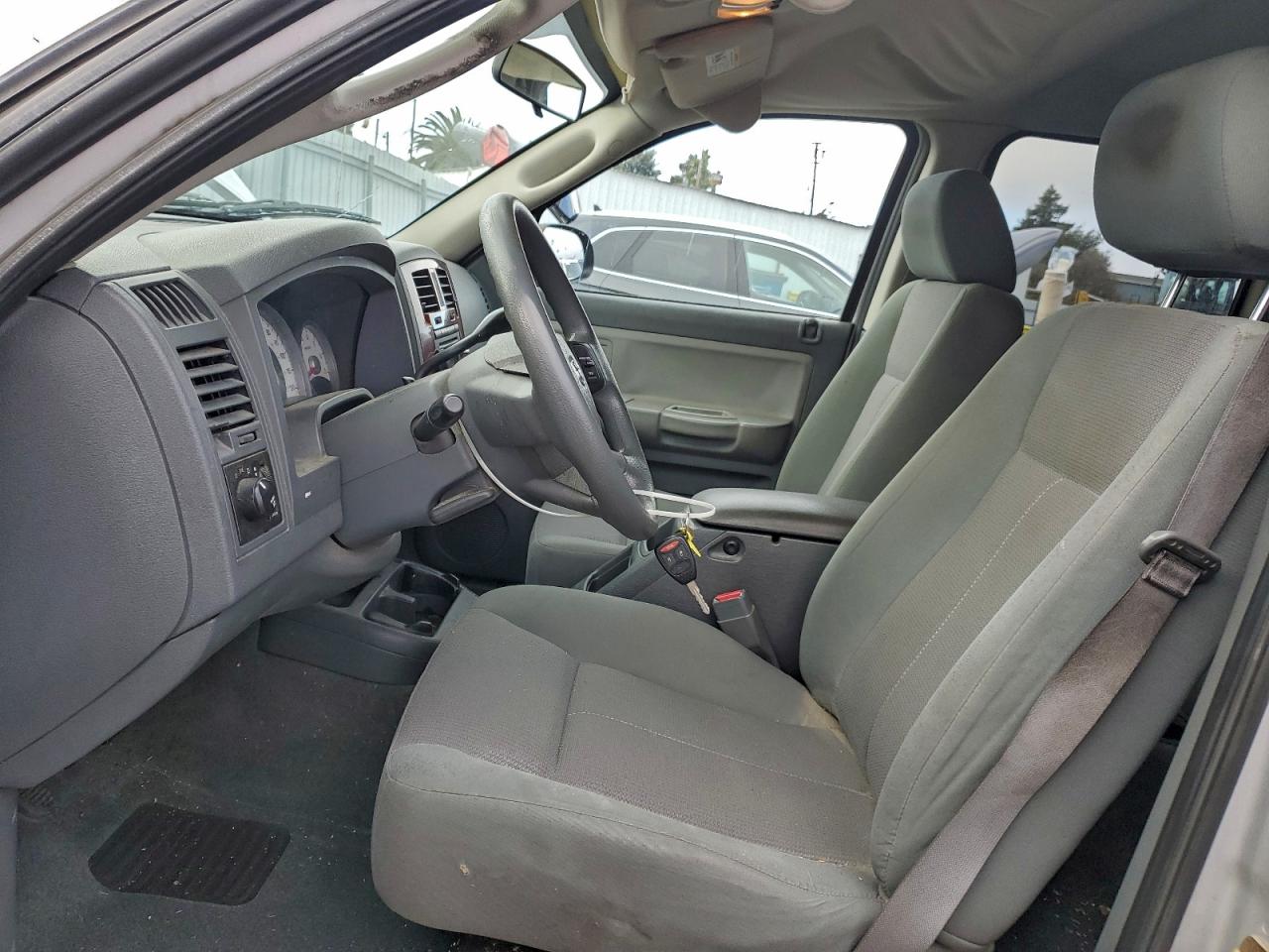 2005 DODGE DAKOTA QUAD SLT photo 7