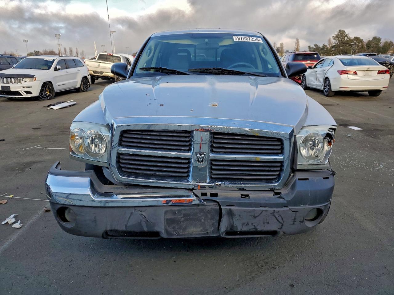 2005 DODGE DAKOTA QUAD SLT photo 5