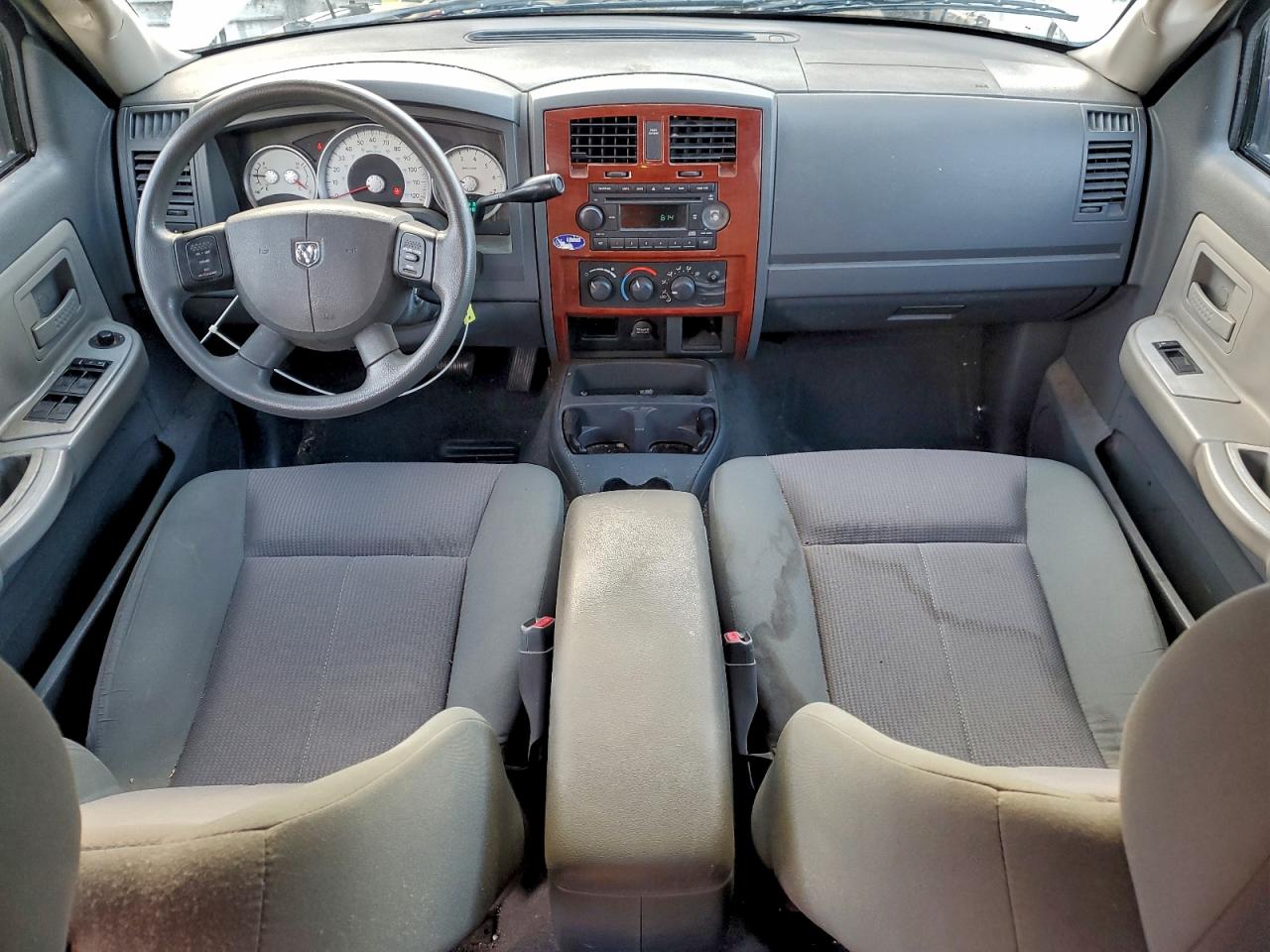 2005 DODGE DAKOTA QUAD SLT photo 8