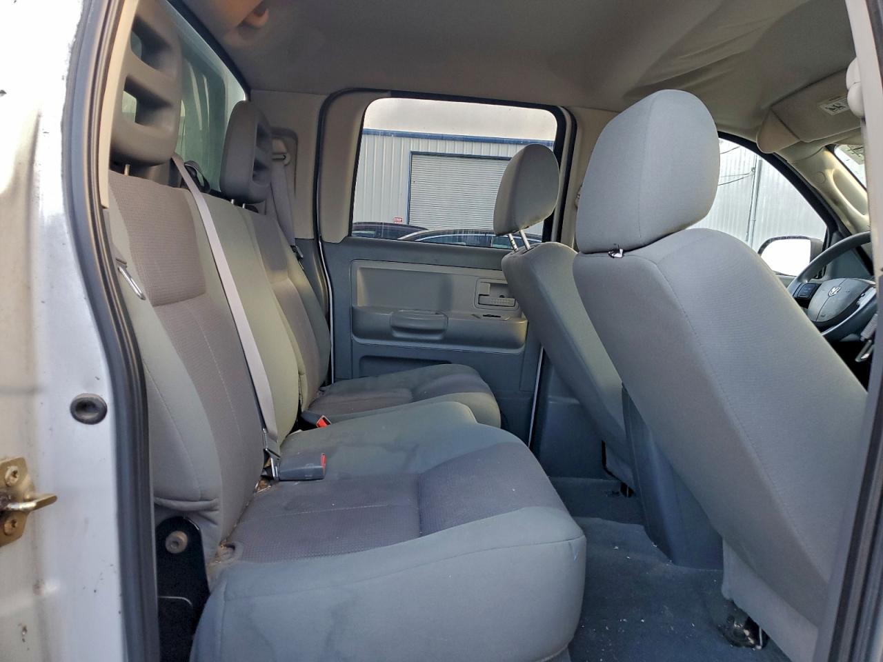 2005 DODGE DAKOTA QUAD SLT photo 10