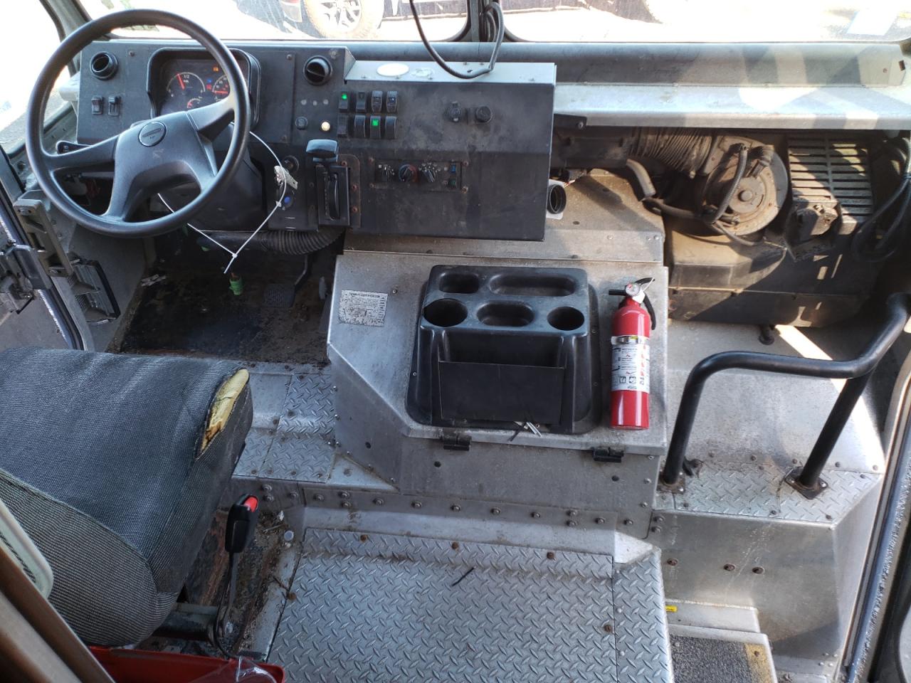 2021  CHASSIS M - DELIVERY TRUCK photo 22