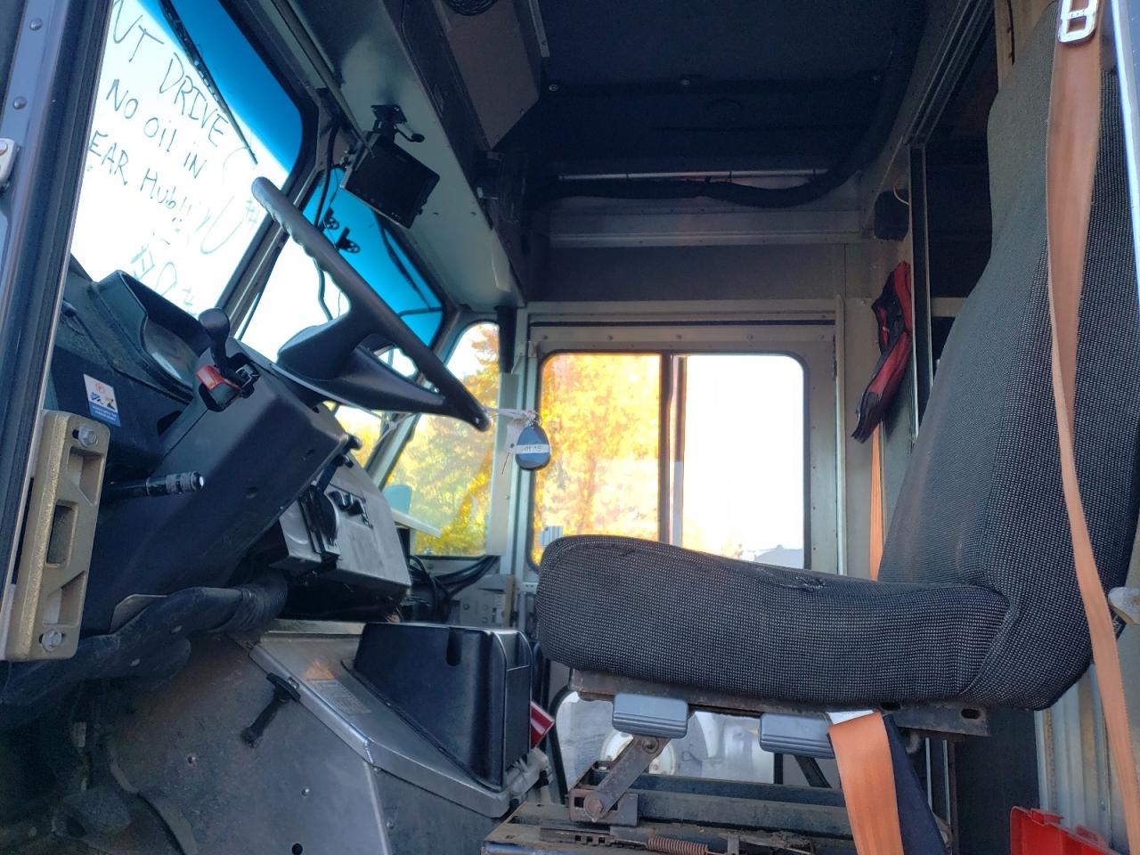 2021  CHASSIS M - DELIVERY TRUCK photo 19
