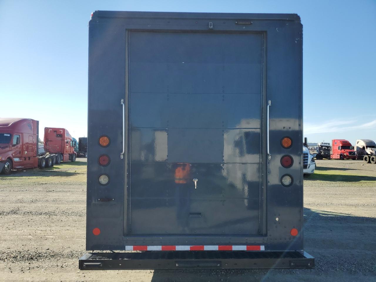 2020 FORD F59 - DELIVERY VAN photo 11