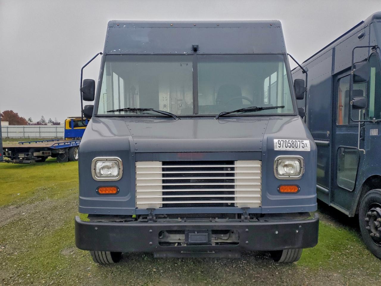 2020 FORD F59 - DELIVERY VAN photo 9