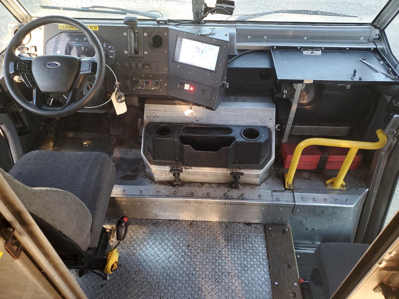 2020 FORD F59 - DELIVERY VAN photo 15