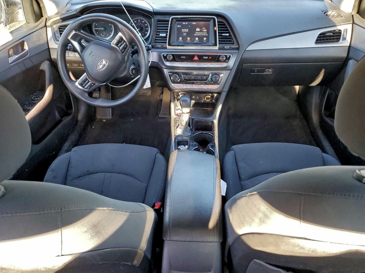 2018 HYUNDAI SONATA SE photo 8