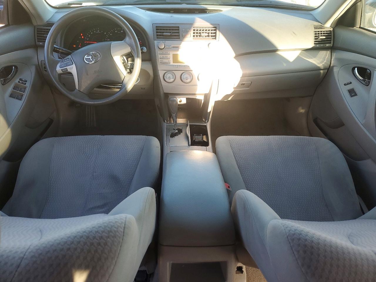 2011 TOYOTA CAMRY BASE photo 15