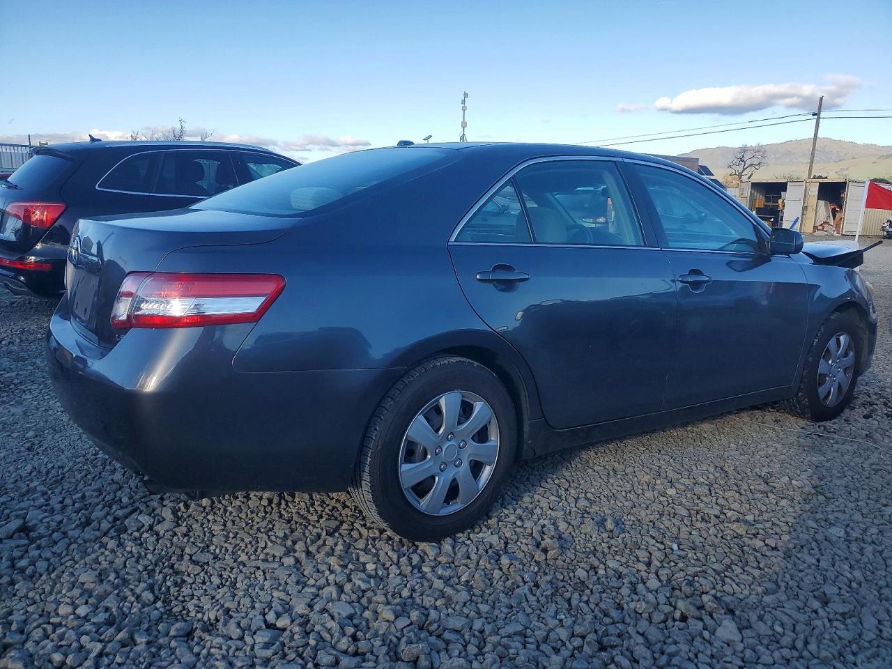 2011 TOYOTA CAMRY BASE photo 5