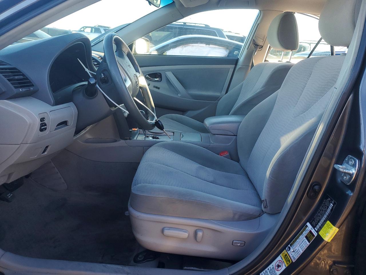2011 TOYOTA CAMRY BASE photo 13