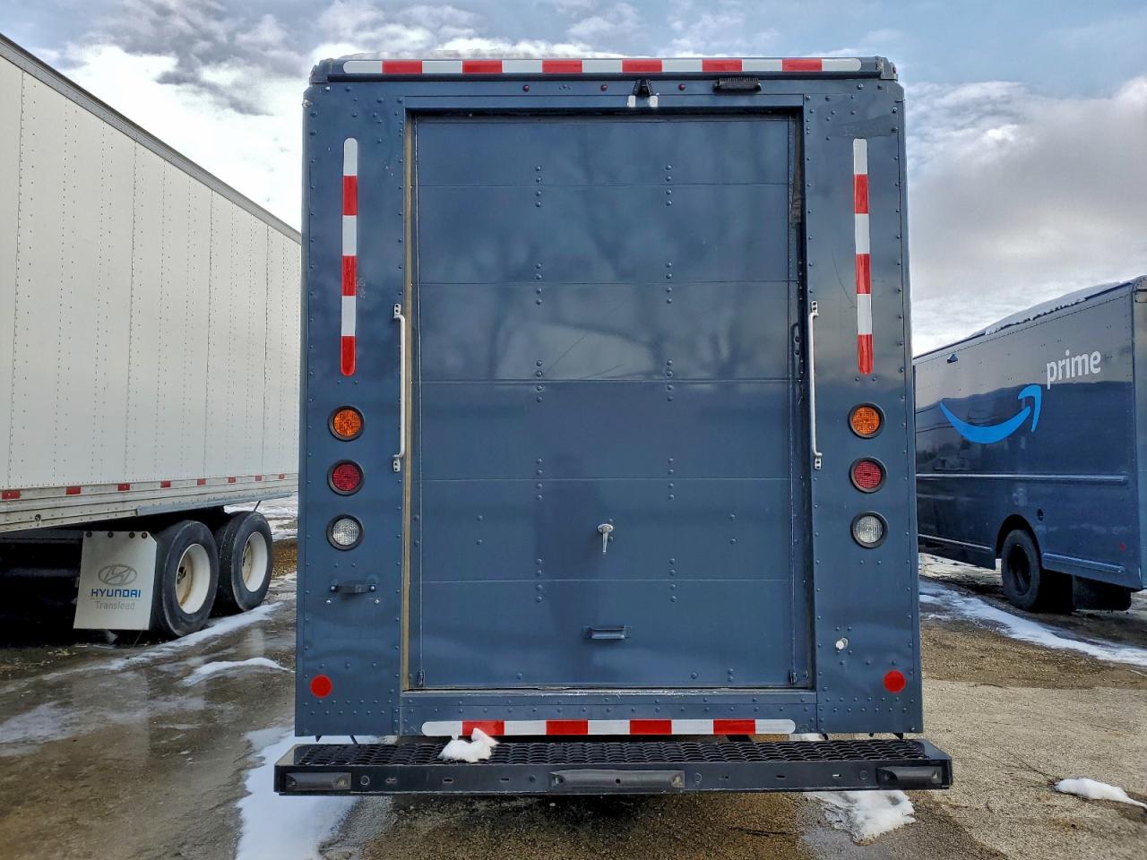 2020 FORD F59 - DELIVERY VAN photo 6