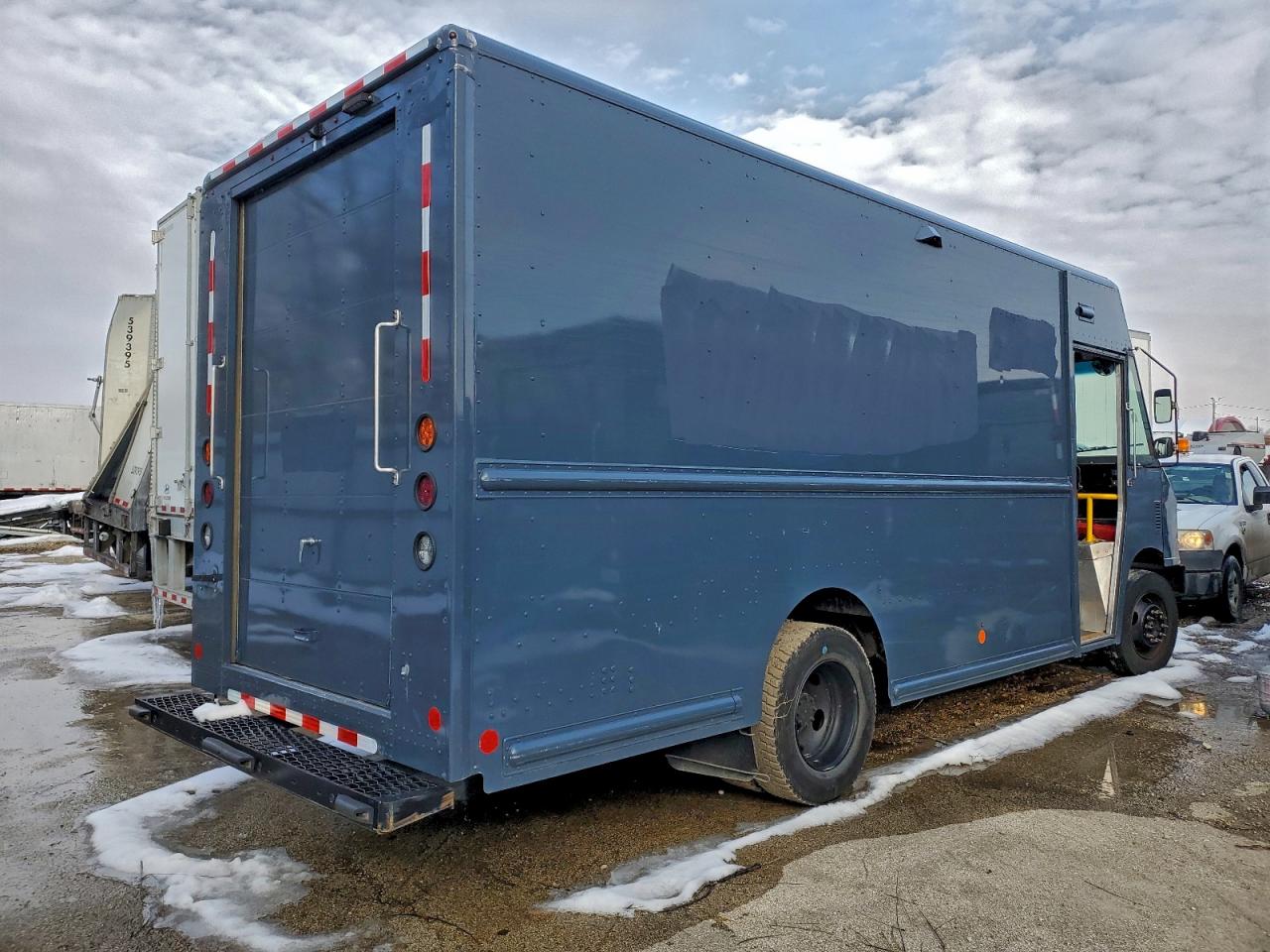2020 FORD F59 - DELIVERY VAN photo 3