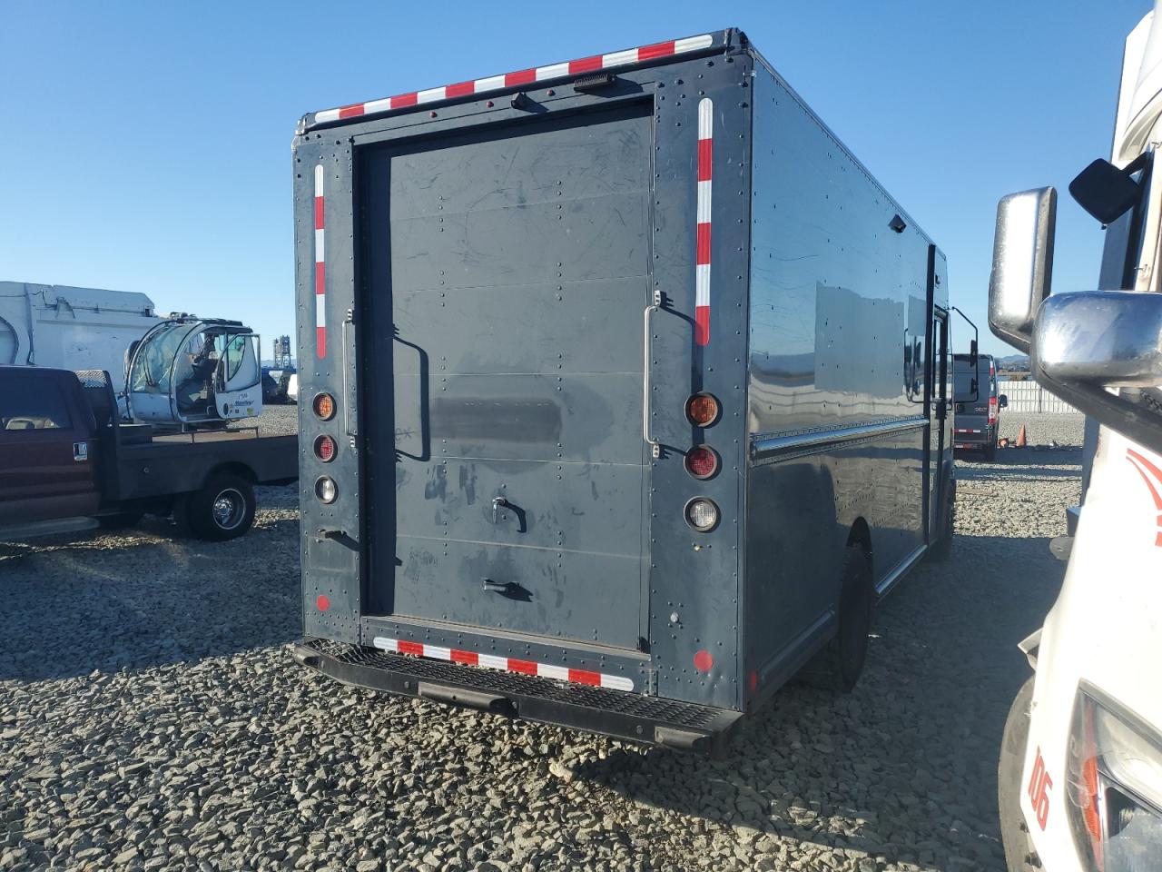 2021 FORD F59 - DELIVERY VAN photo 5