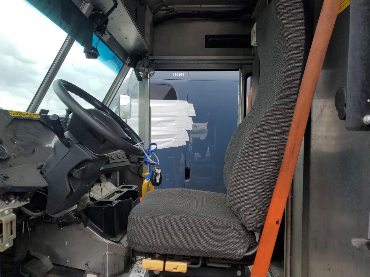 2021 FORD F59 - DELIVERY VAN photo 13