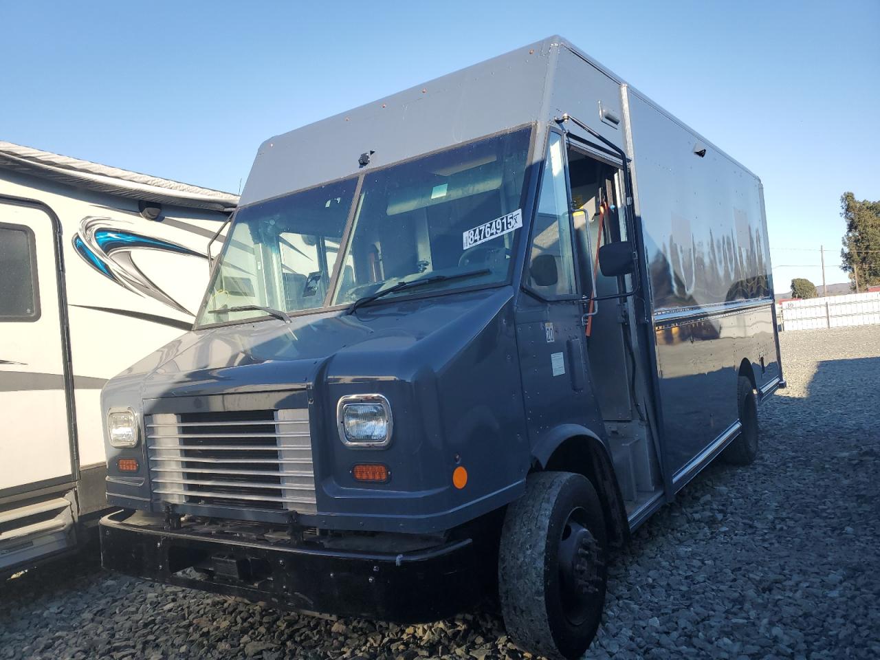 2021 FORD F59