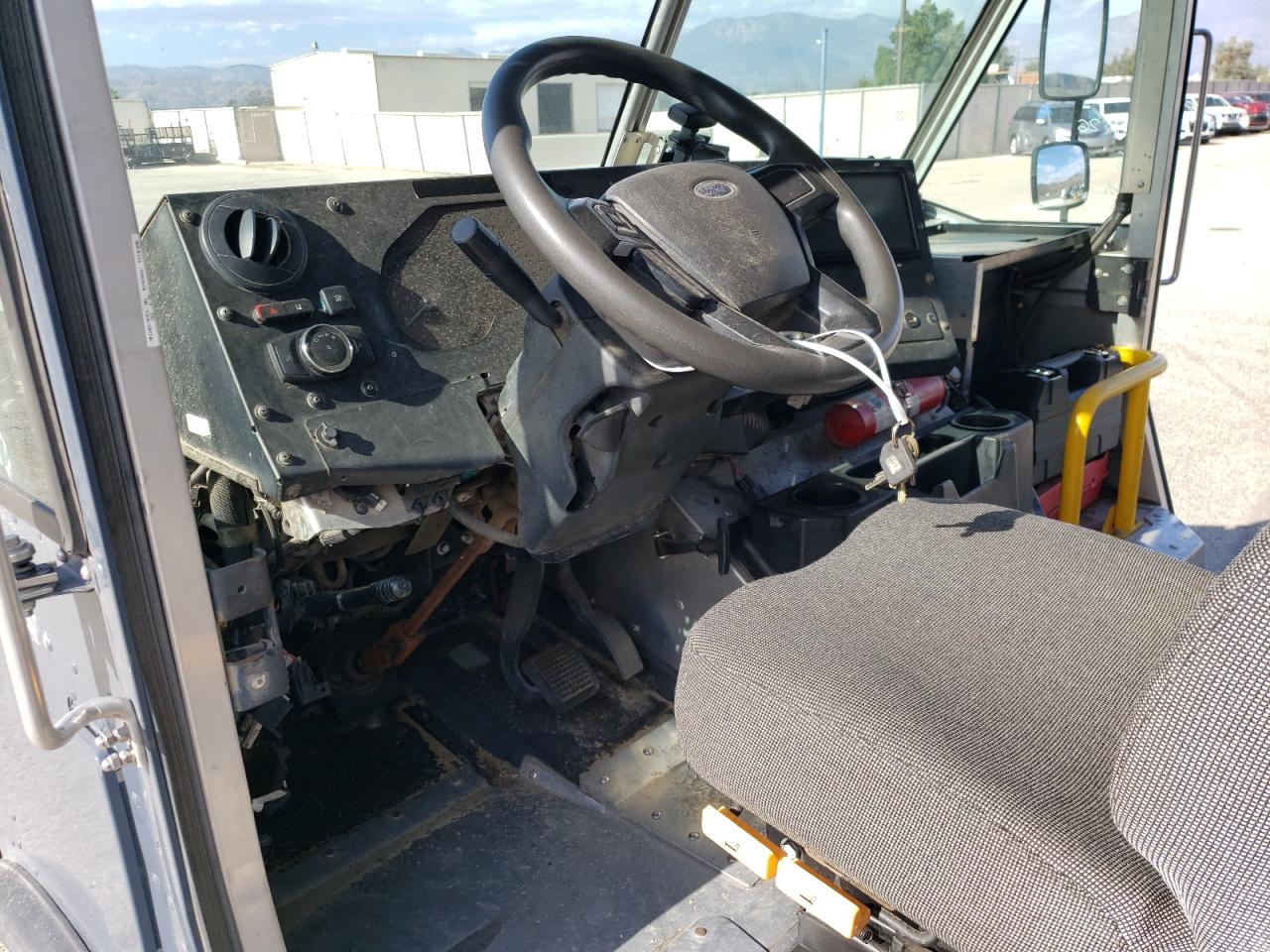2020 FORD F59 *** STEP VAN *** photo 8