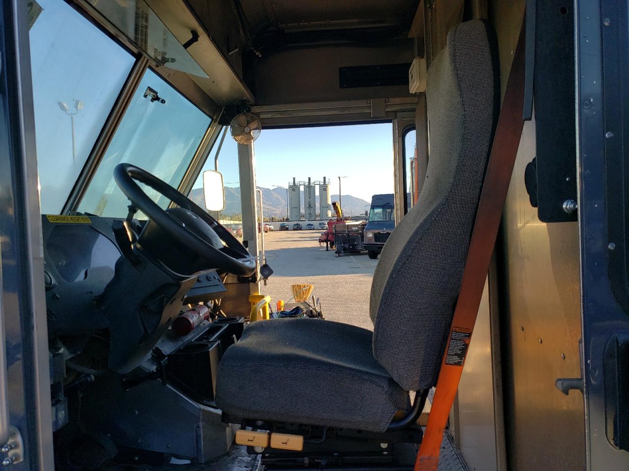 2020 FORD F59 *** STEP VAN *** photo 7